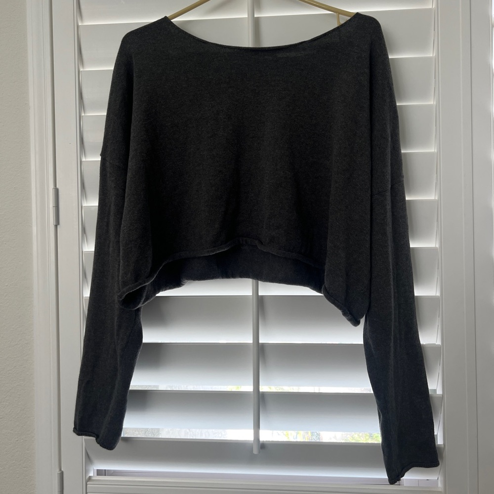 Brandy Melville cropped sweater